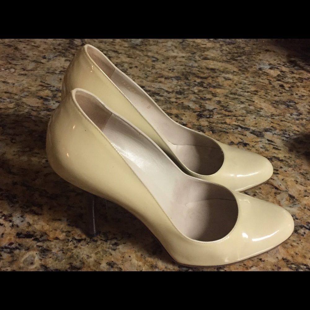 Gucci Beige Vernice Patent Leather Round Toe Pumps